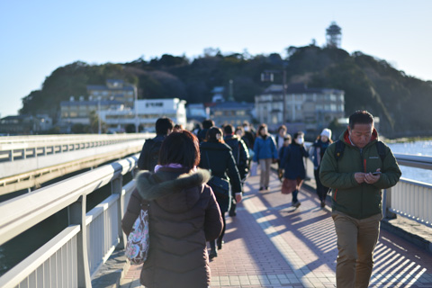 最後の江ノ島神社は，本土側（？）に自転車を置いて，橋を徒歩で渡りました。