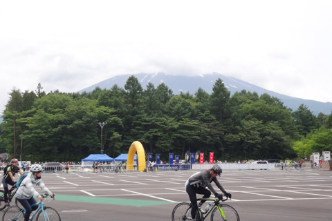 今年は最後まで富士山は見えませんでした。来年，また来るか・・・！？